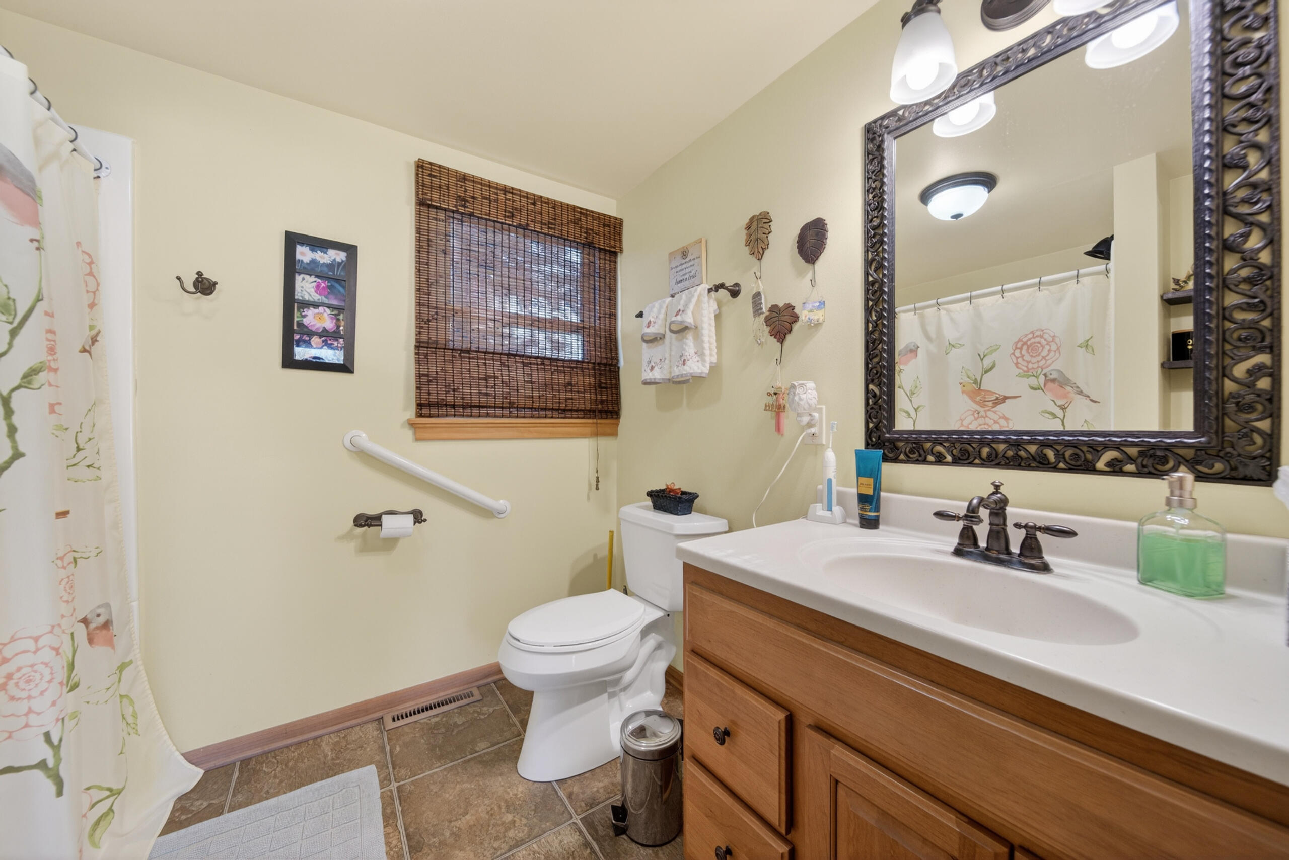 2915 South 16th Street Sheboygan, WI 53081 - Photo 27 of 48 Main Floor Bath