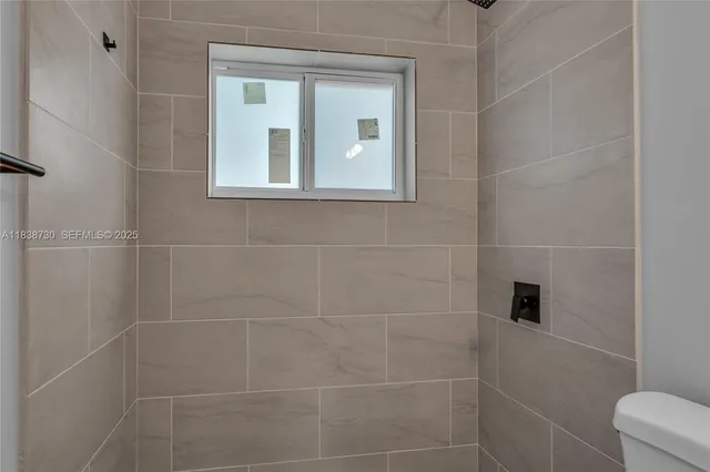 $3,350 | 2243 Greene Street, Unit A, Hollywood, FL 33020