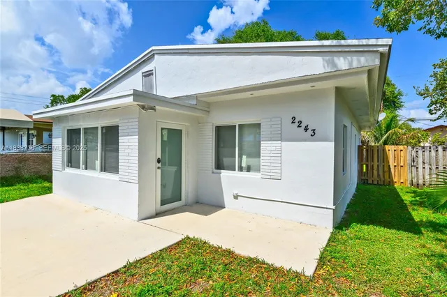 $3,350 | 2243 Greene Street, Unit A, Hollywood, FL 33020