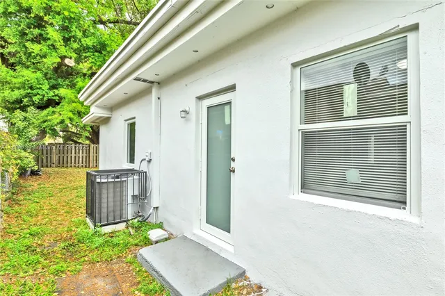 $3,650 | 2243 Greene Street, Unit A, Hollywood, FL 33020