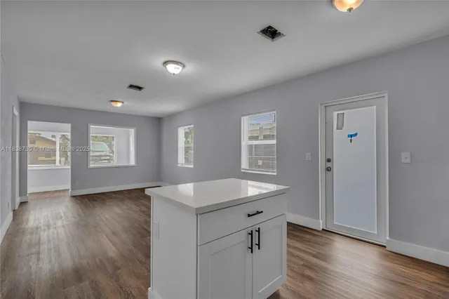 $3,650 | 2243 Greene Street, Unit A, Hollywood, FL 33020