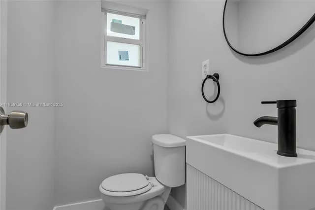 $3,650 | 2243 Greene Street, Unit A, Hollywood, FL 33020