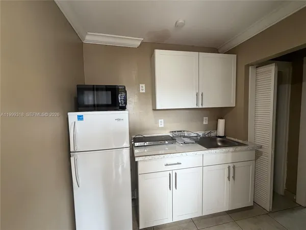 $1,800 | 414 Southwest 2nd Terrace, Dania Beach, FL 33004