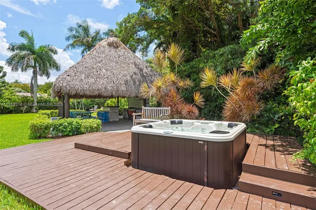 $18,000 | 250 Northeast 158th Street, Miami, FL 33162