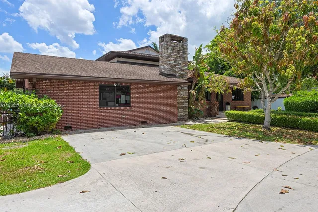 $18,000 | 250 Northeast 158th Street, Miami, FL 33162