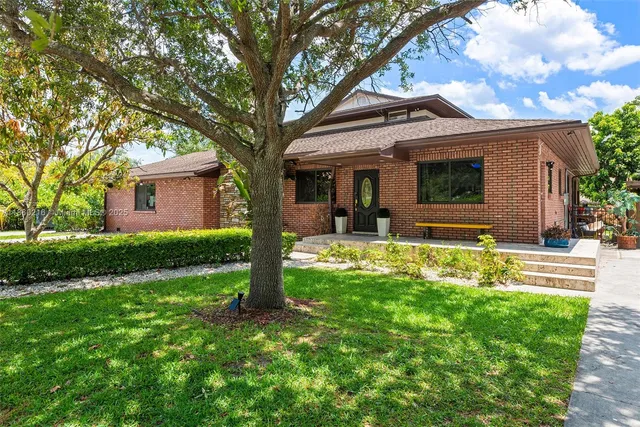 $18,000 | 250 Northeast 158th Street, Miami, FL 33162