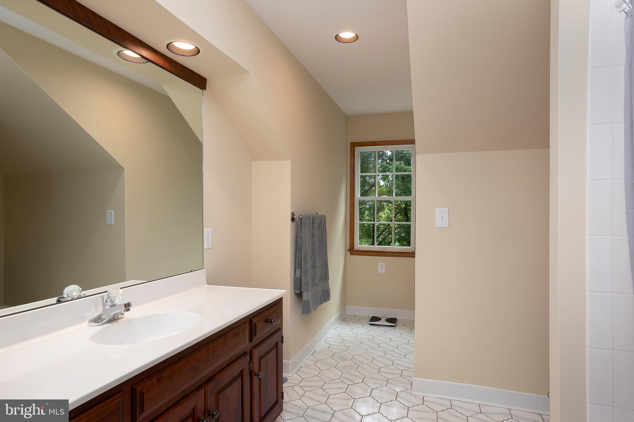 3165 Florence Road Woodbine, MD 21797 - Photo 30 of 42 Full hall bathroom upstairs