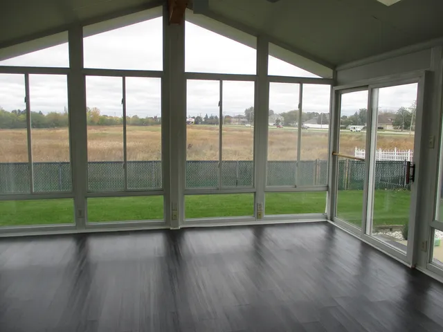 $499,900 | 8030 Valley View Drive, Tinley Park, IL 60477