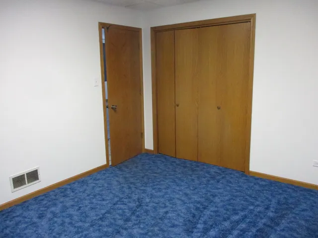 $499,900 | 8030 Valley View Drive, Tinley Park, IL 60477