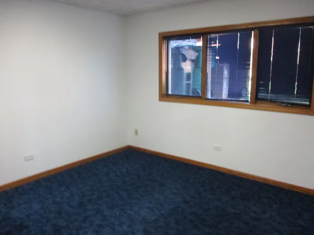 $499,900 | 8030 Valley View Drive, Tinley Park, IL 60477