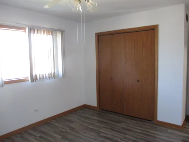 $499,900 | 8030 Valley View Drive, Tinley Park, IL 60477