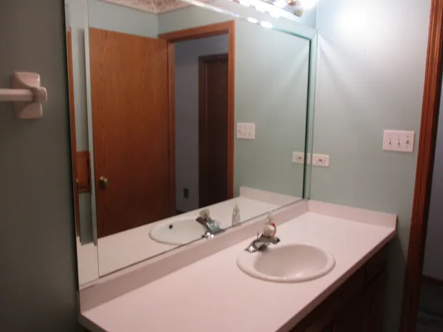 $499,900 | 8030 Valley View Drive, Tinley Park, IL 60477