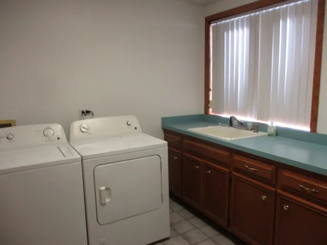 $499,900 | 8030 Valley View Drive, Tinley Park, IL 60477