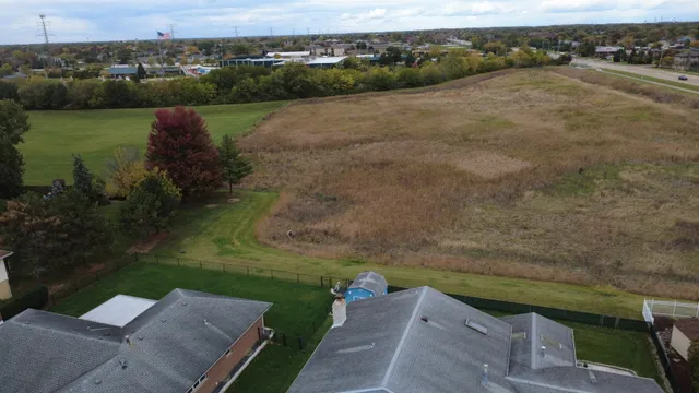 $499,900 | 8030 Valley View Drive, Tinley Park, IL 60477