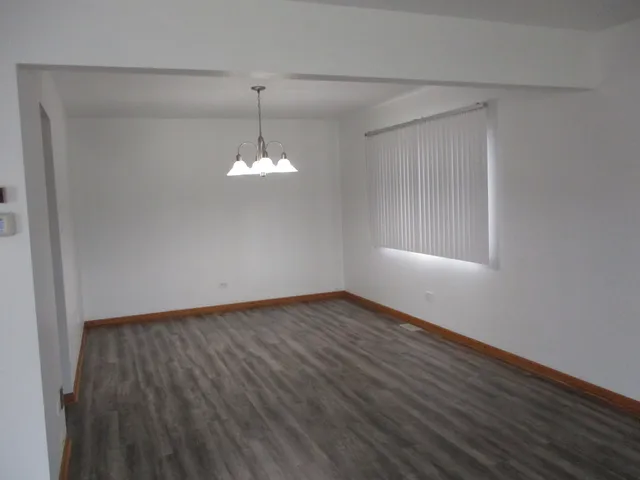 $499,900 | 8030 Valley View Drive, Tinley Park, IL 60477