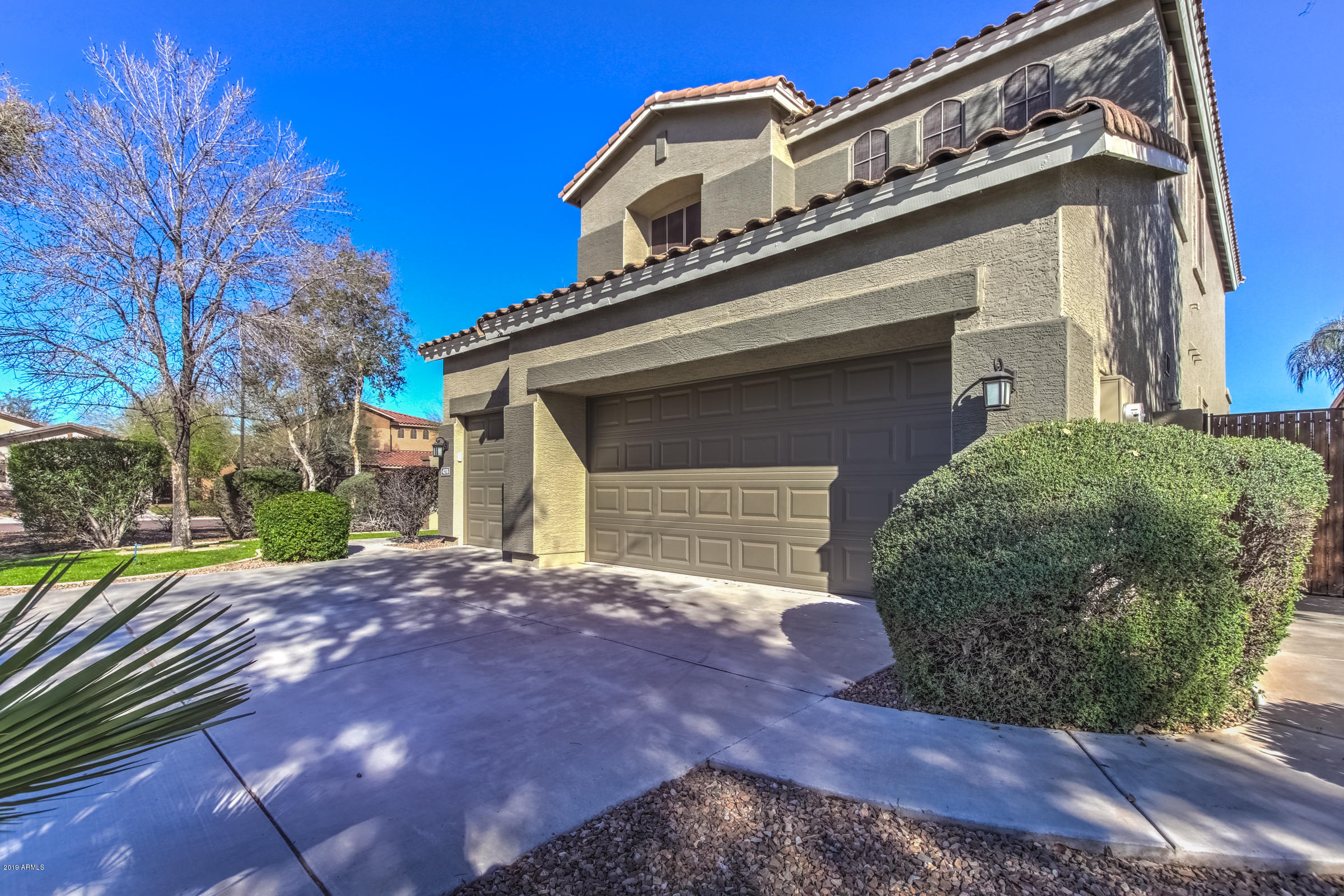 4276 East Branded Road Gilbert, AZ 85297 - Photo 4 of 70 4276 E Branded Rd-4