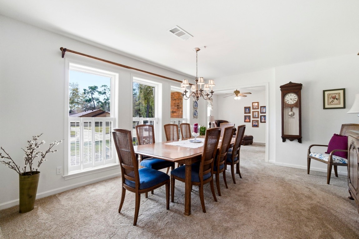 218 Tree Trunk Drive Spring, TX 77388 - Photo 15 of 40 Great space for entertaining.