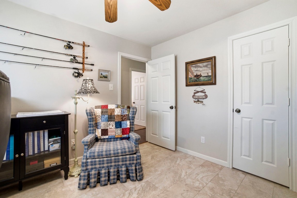 218 Tree Trunk Drive Spring, TX 77388 - Photo 30 of 40 Bedroom currently used as study.