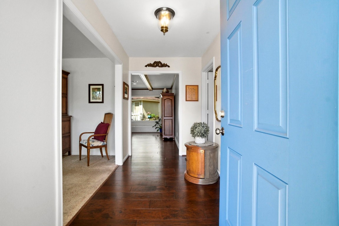 218 Tree Trunk Drive Spring, TX 77388 - Photo 4 of 40 Beautiful entry way.