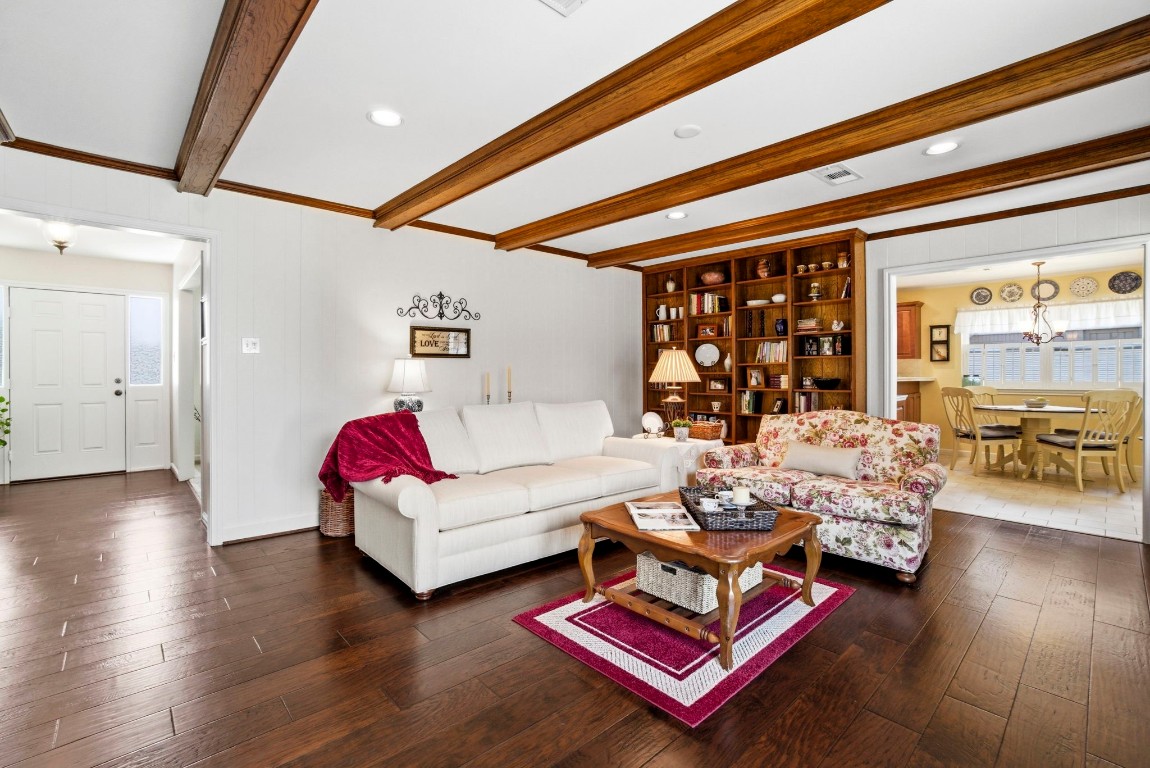 218 Tree Trunk Drive Spring, TX 77388 - Photo 5 of 40 Lovely family room with hard wood floors.