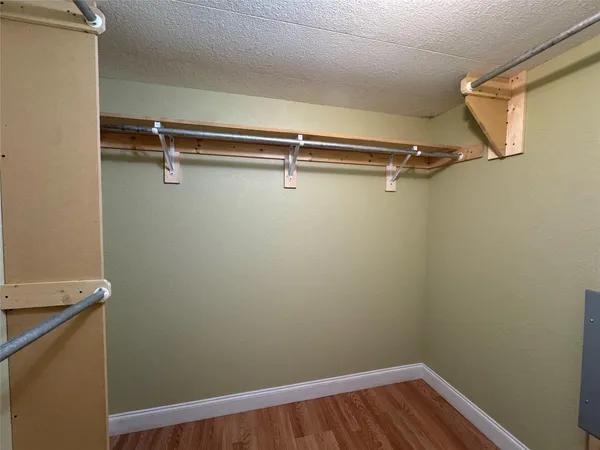 $2,350 | 3028 Lakeshore Drive, Fort Lauderdale, FL 33312