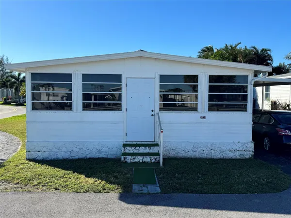 $2,350 | 3028 Lakeshore Drive, Fort Lauderdale, FL 33312