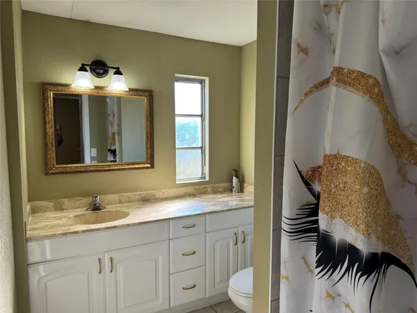 $2,350 | 3028 Lakeshore Drive, Fort Lauderdale, FL 33312