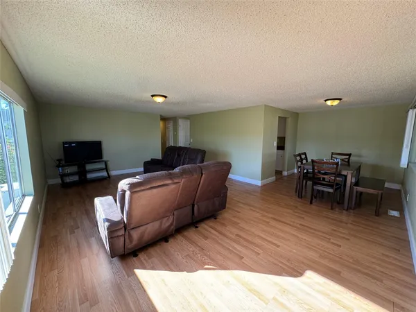 $2,350 | 3028 Lakeshore Drive, Fort Lauderdale, FL 33312