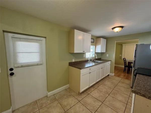 $2,350 | 3028 Lakeshore Drive, Fort Lauderdale, FL 33312