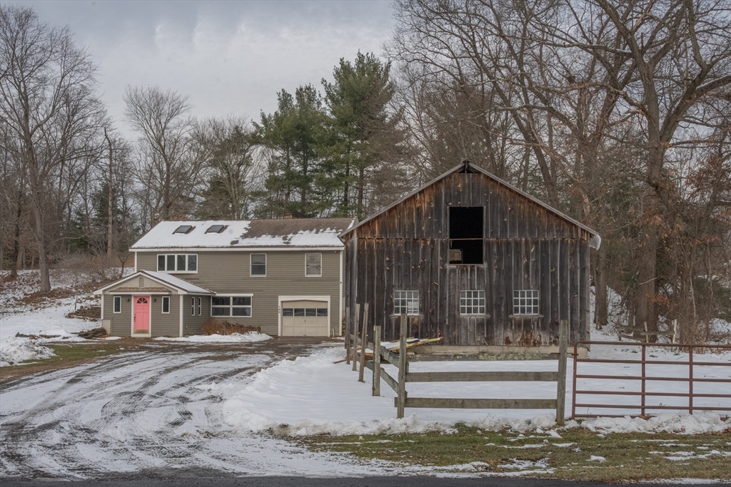 163 Prospect St Extension Westfield, MA 01085 - Photo 2 of 42