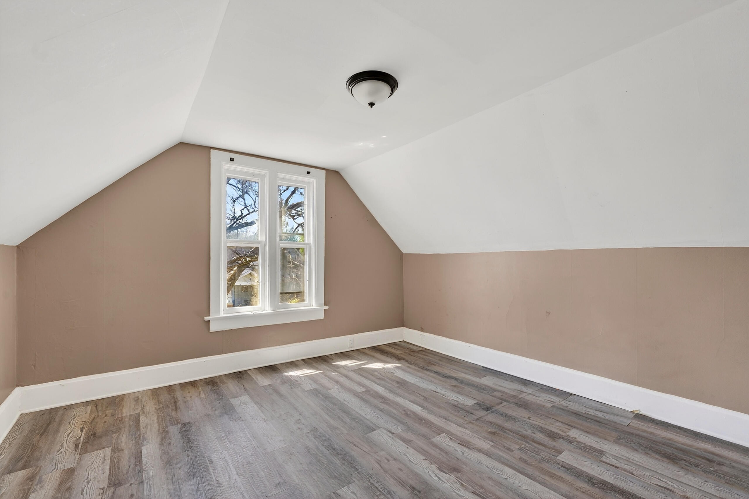 1611 North Wisconsin Street Racine, WI 53402 - Photo 18 of 31 upper level br