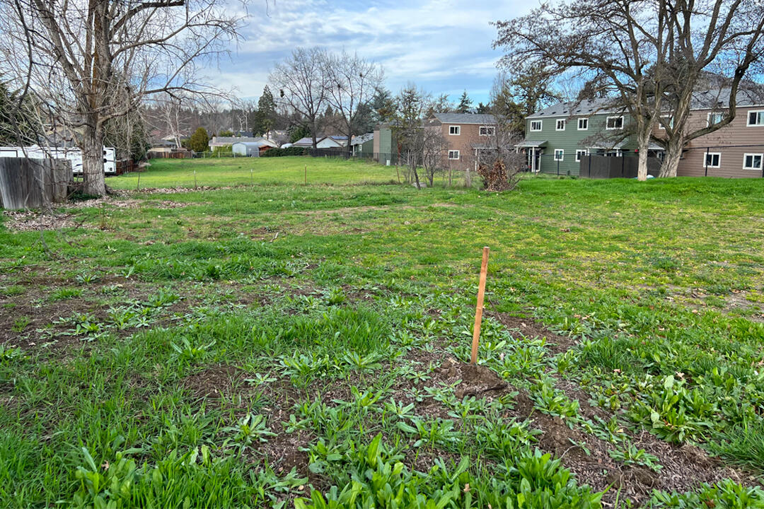 2549 East Barnett Road Medford, OR 97504 - Photo 12 of 12 007