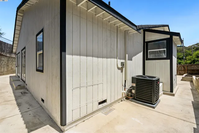 $989,000 | 6330 Tri Lane, El Sobrante, CA 94803