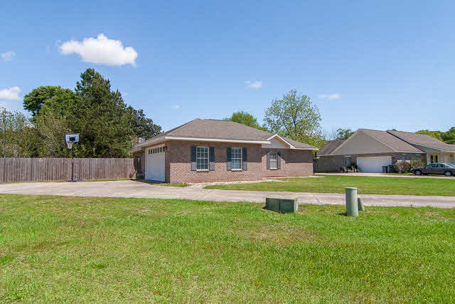 19094 Riverbend Loop Foley, AL 36535 - Photo 8 of 31