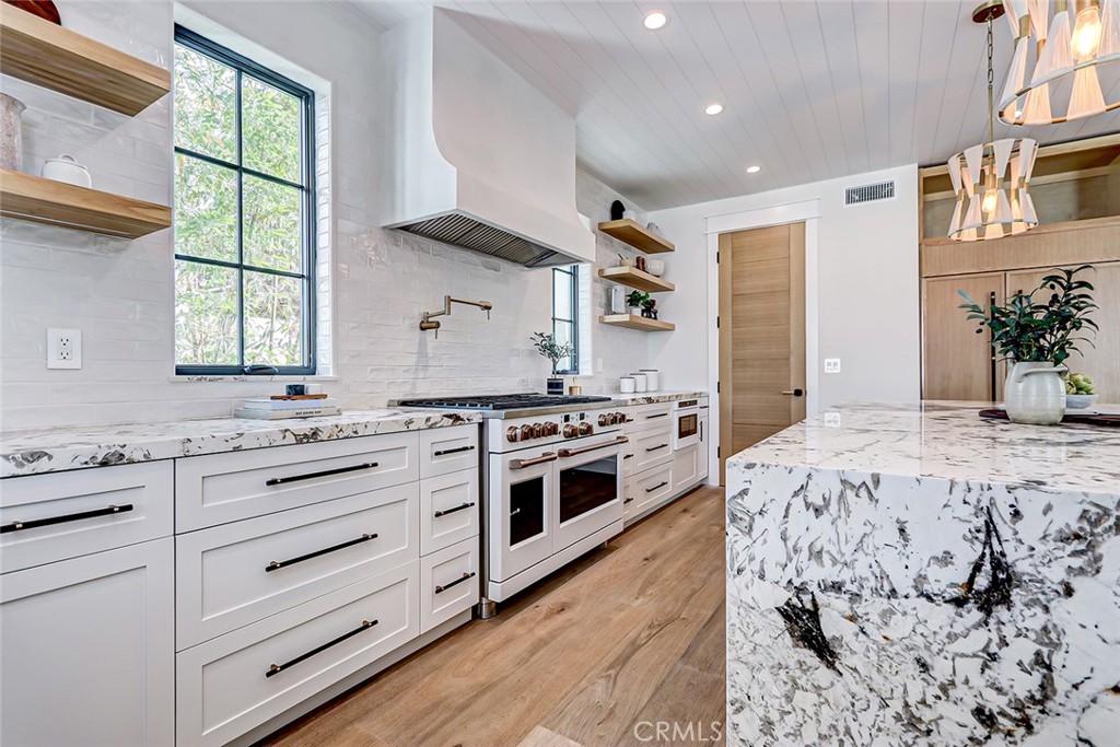 647 West Maple Avenue El Segundo, CA 90245 - Photo 17 of 58