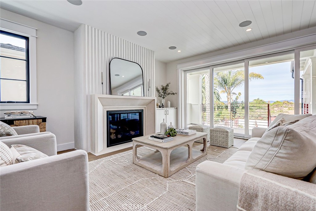 647 West Maple Avenue El Segundo, CA 90245 - Photo 30 of 58