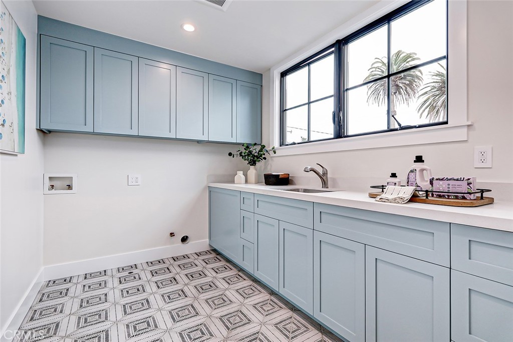 647 West Maple Avenue El Segundo, CA 90245 - Photo 42 of 58