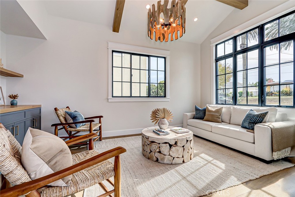 647 West Maple Avenue El Segundo, CA 90245 - Photo 5 of 58