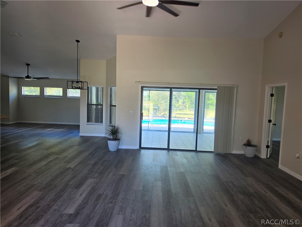994 East Crown Of Roses Loop Inverness, FL 34453 - Photo 3 of 27 Gallery Image 3