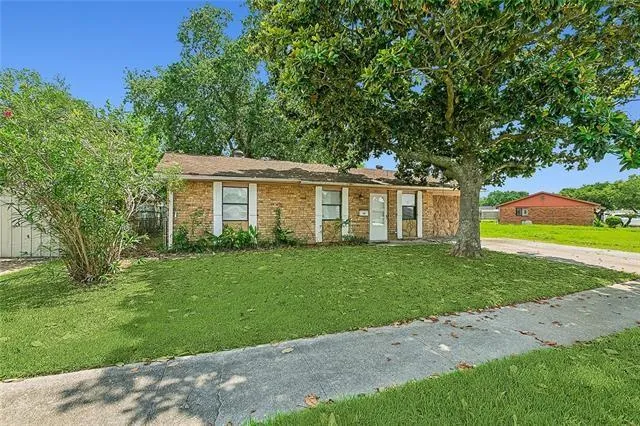 $1,800 | 9437 East Claiborne Parkway, Westwego, LA 70094