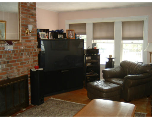 24 Governor Road Stoneham, MA 02180 - Photo 4 of 12 Gallery Image 4