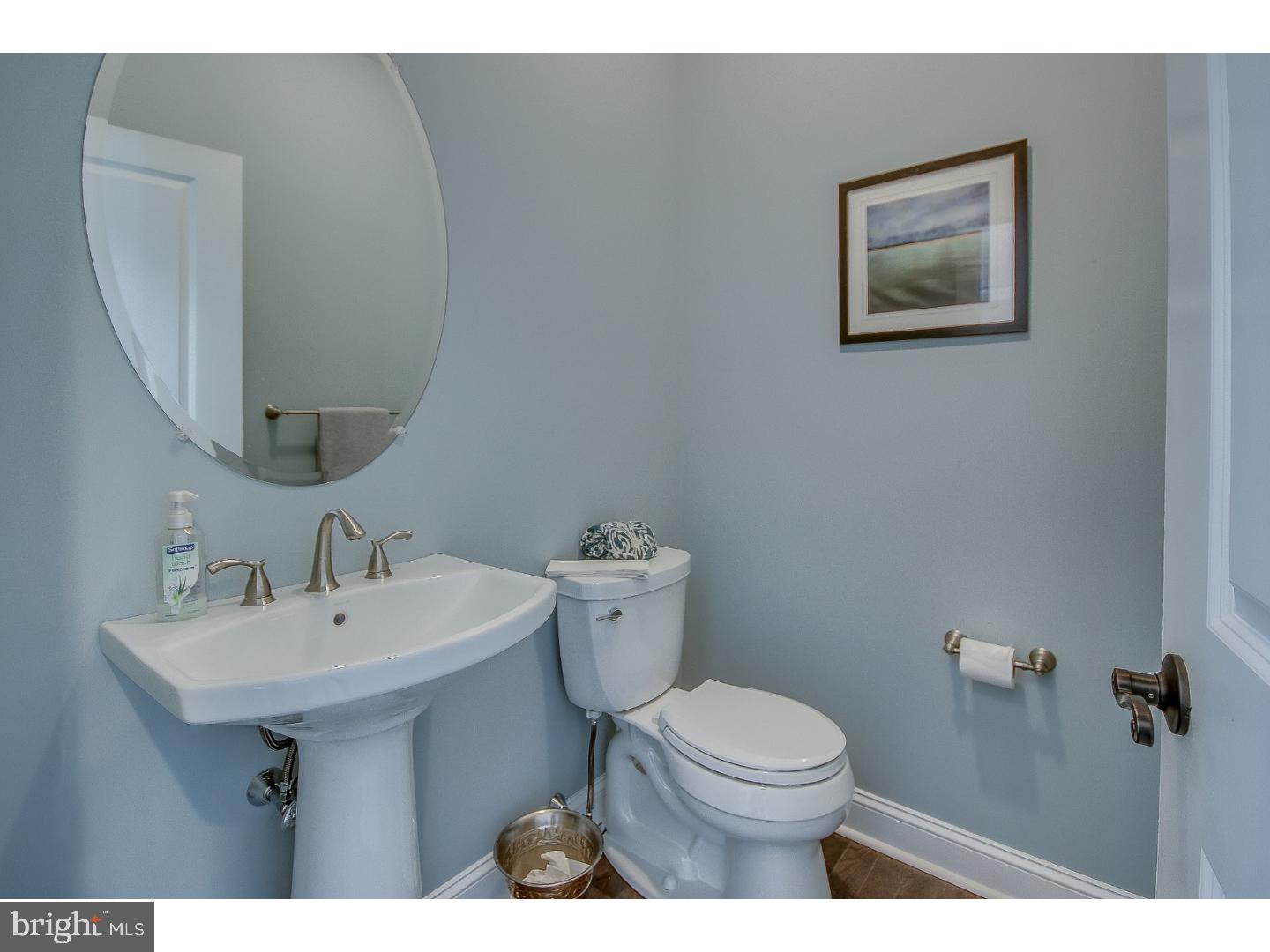 933 Molly Court, Unit 6 Rydal, PA 19046 - Photo 11 of 24 Powder Room