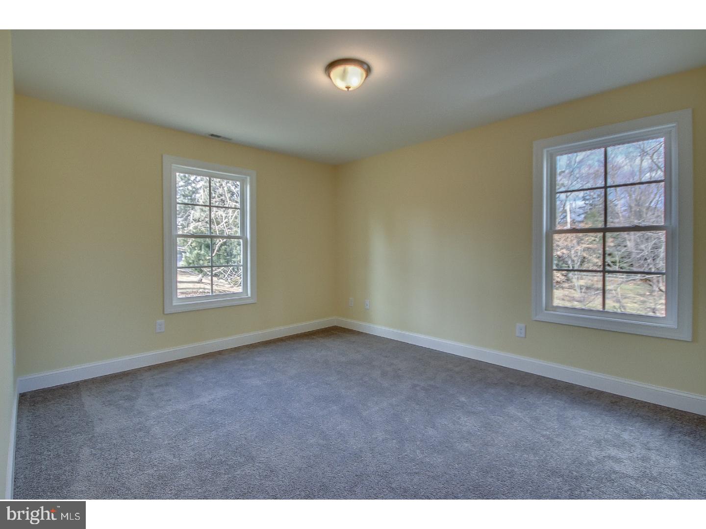 933 Molly Court, Unit 6 Rydal, PA 19046 - Photo 23 of 24 Bedroom 2