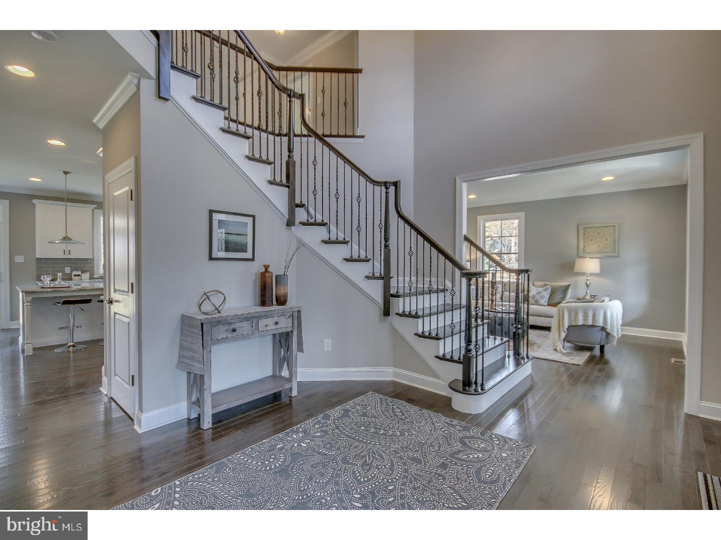 933 Molly Court, Unit 6 Rydal, PA 19046 - Photo 5 of 24 Foyer