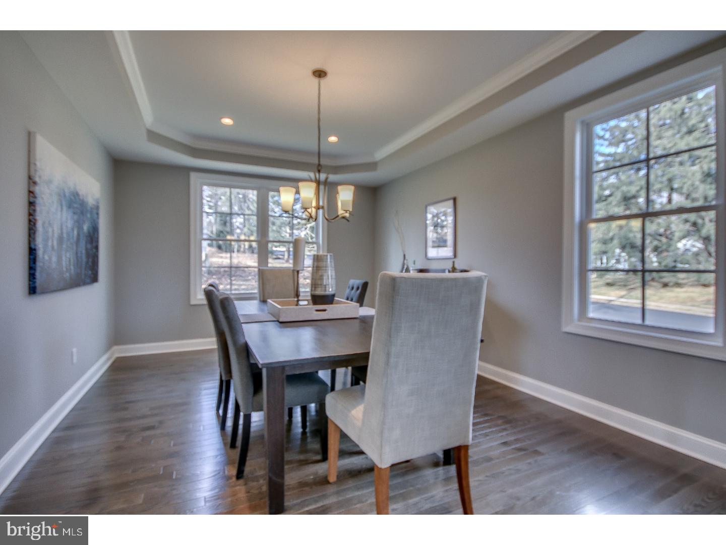 933 Molly Court, Unit 6 Rydal, PA 19046 - Photo 8 of 24 Dining Room