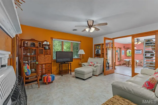 $360,000 | 900 Montana Street, Gillespie, IL 62033