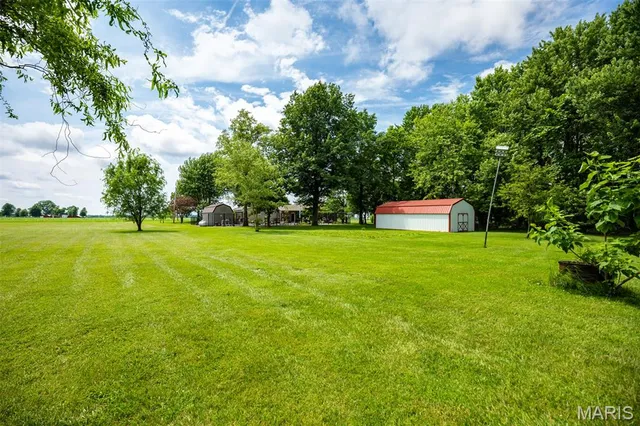 $360,000 | 900 Montana Street, Gillespie, IL 62033