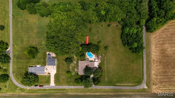 $360,000 | 900 Montana Street, Gillespie, IL 62033