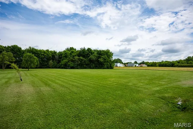 $360,000 | 900 Montana Street, Gillespie, IL 62033