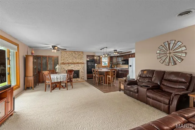 $360,000 | 900 Montana Street, Gillespie, IL 62033